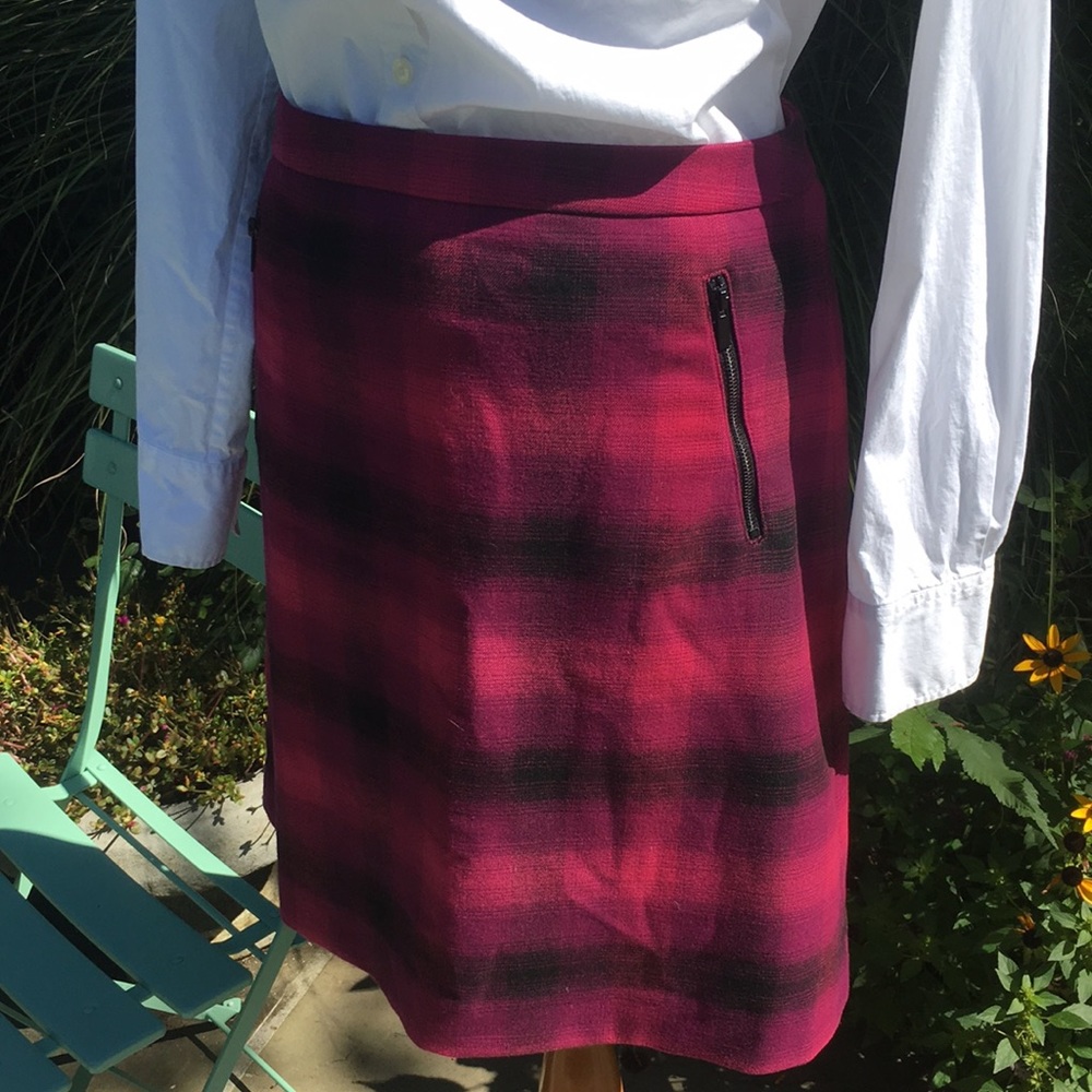 Gorgeous wool blend skirt!